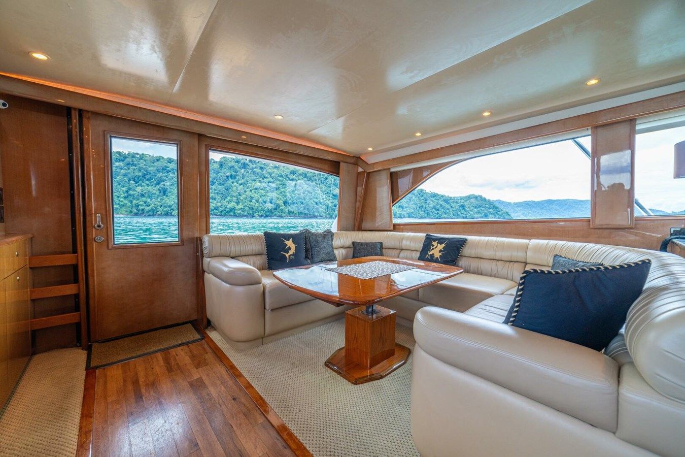 the best price on MARIAH JEAN 61 CONVERTIBLE