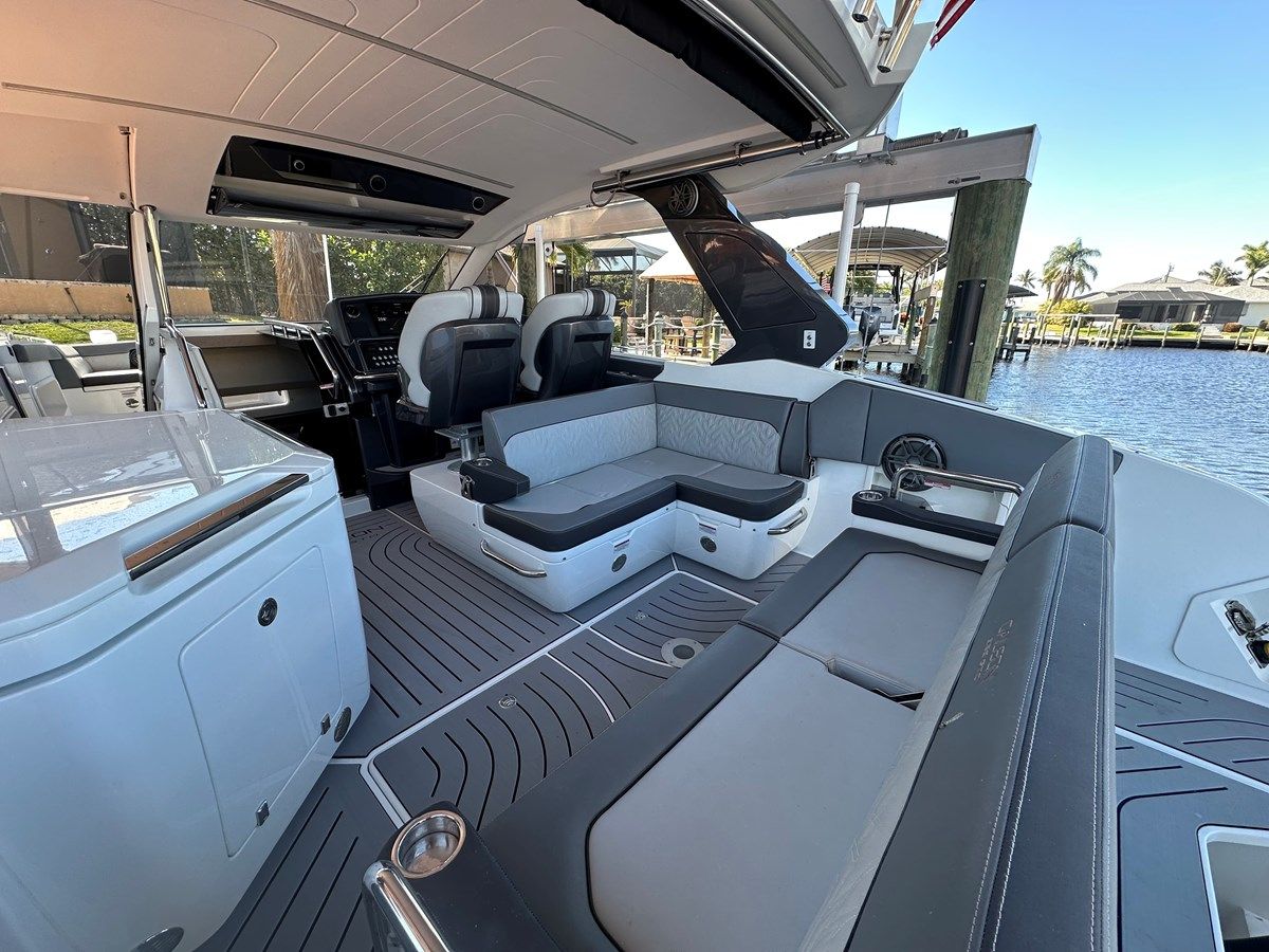 Galeon 325 gto - Galeon Yachts price