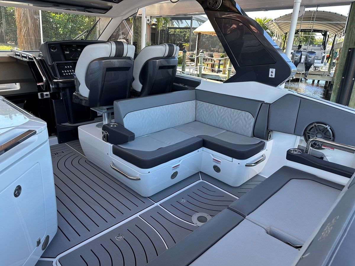 best yacht sales deals Galeon 325 gto 32