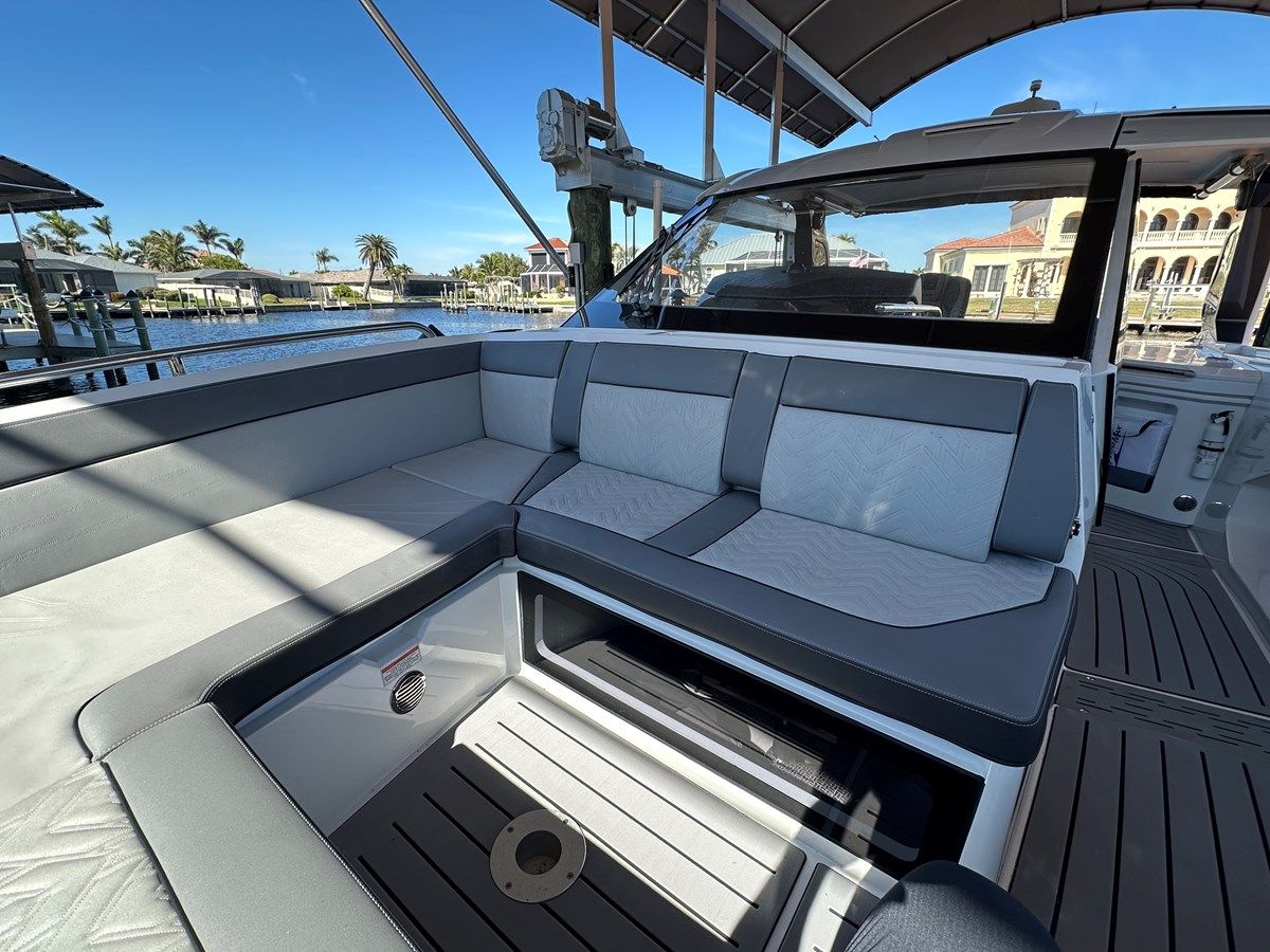 Galeon 325 gto - Galeon Yachts