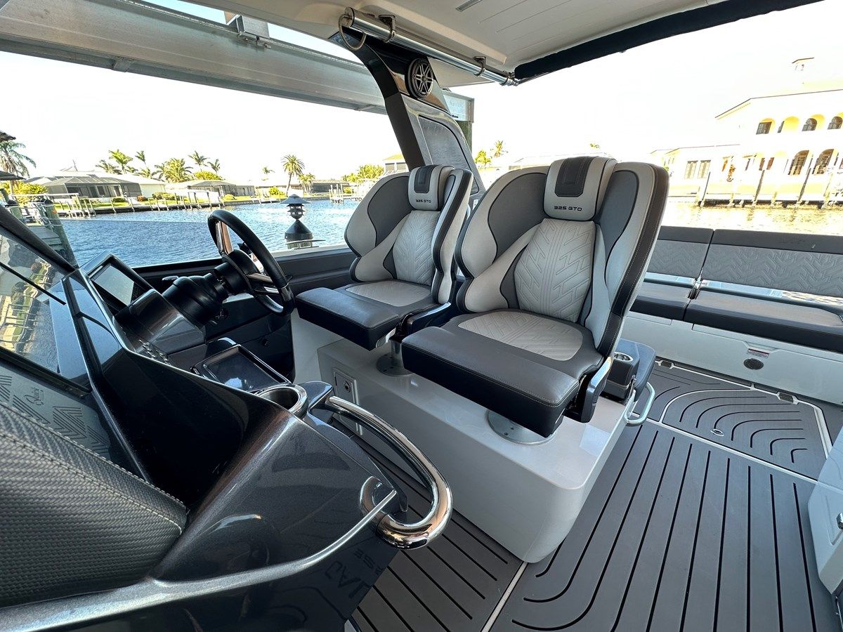 best yacht sales deals Galeon 325 gto 2022
