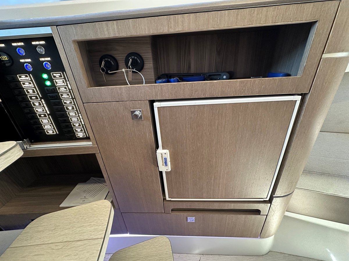 the best price on Galeon 325 gto