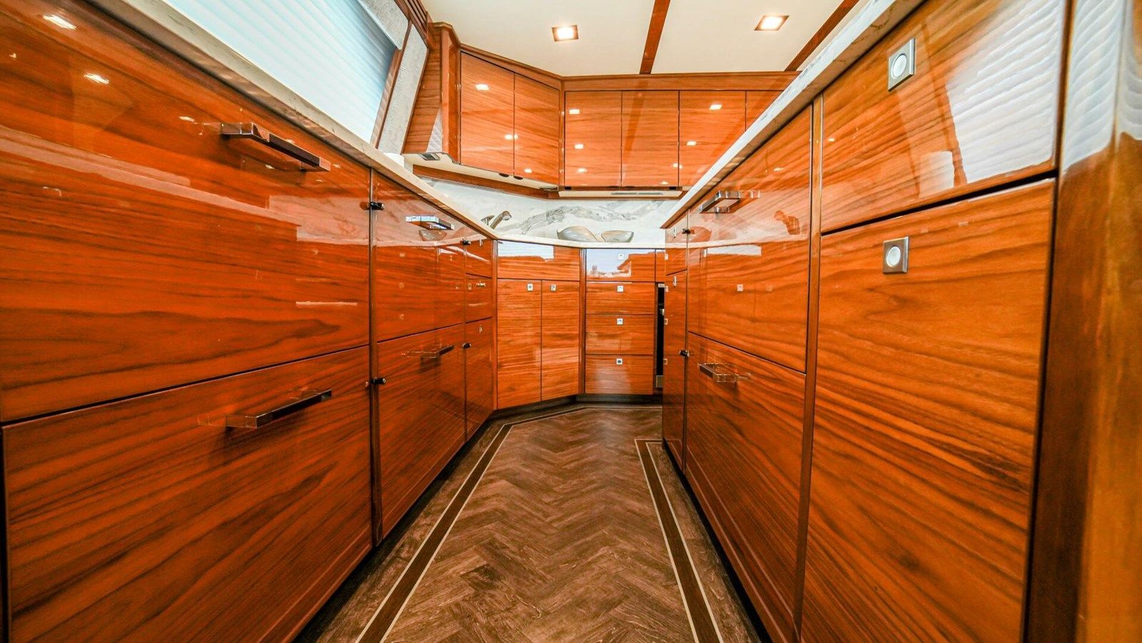 Buy a yacht FREE SPOOL 72