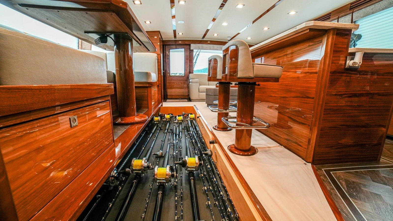 Buy a yacht FREE SPOOL 2023