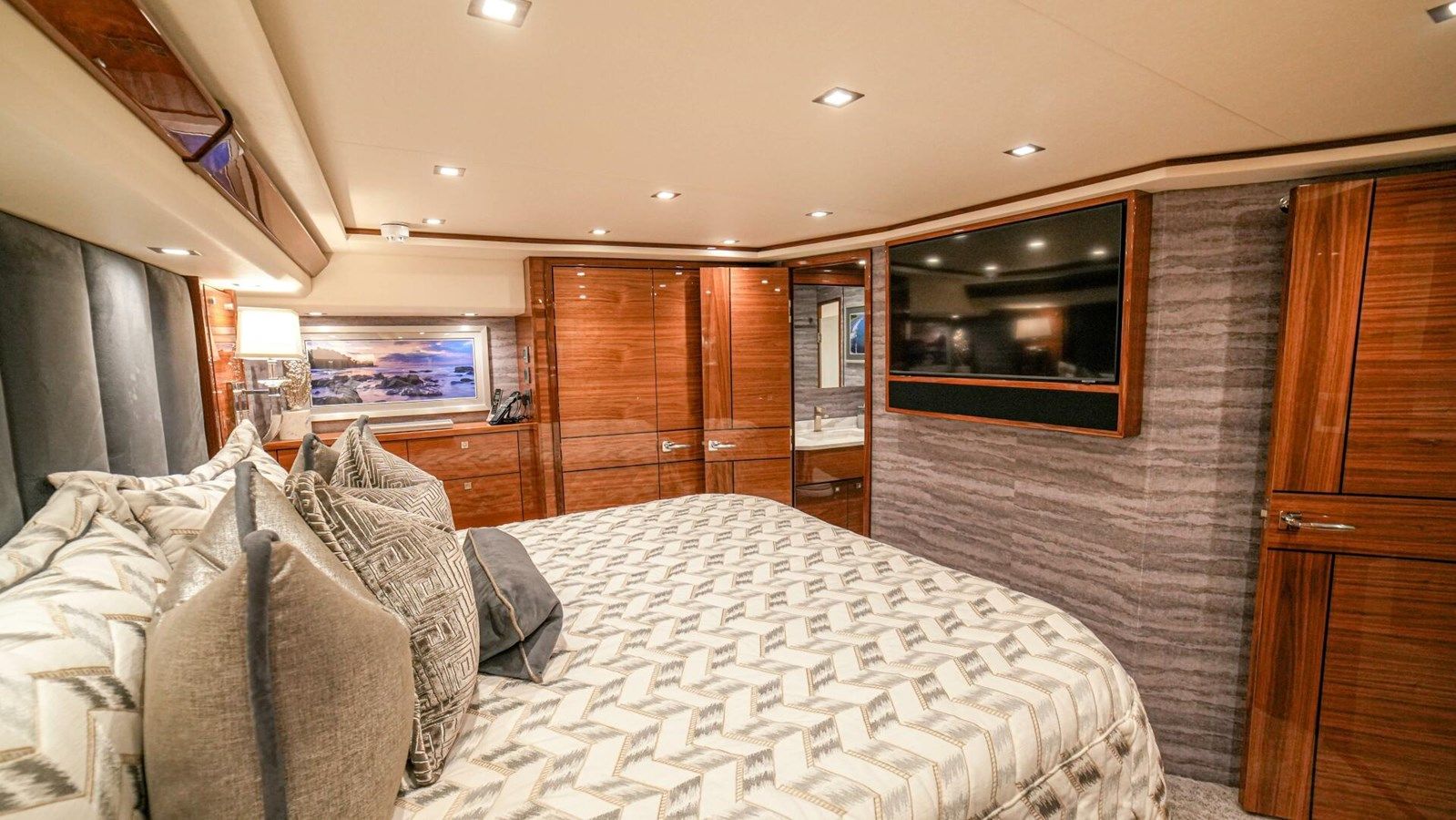 FREE SPOOL 72 CONVERTIBLE yacht sale