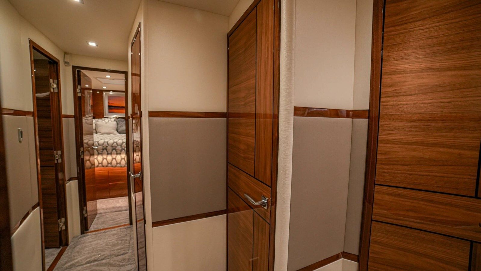 FREE SPOOL - VIKING yacht sale