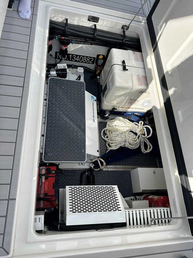 Buy a Lazy Girl - Formula Boats at Shestakov Yacht Sales
