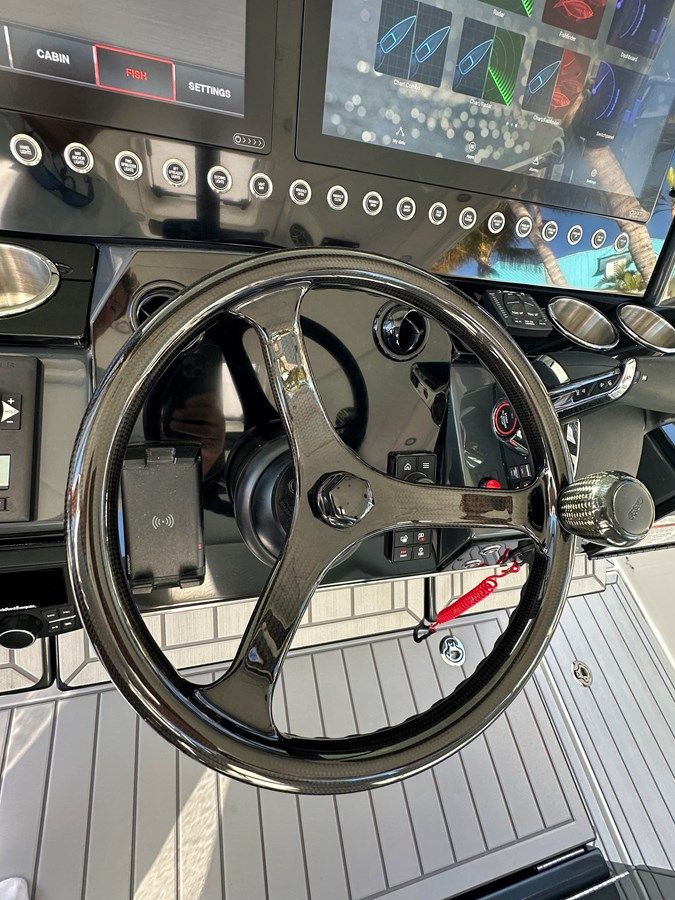 Buy a yacht Lazy Girl 387 CC Fish