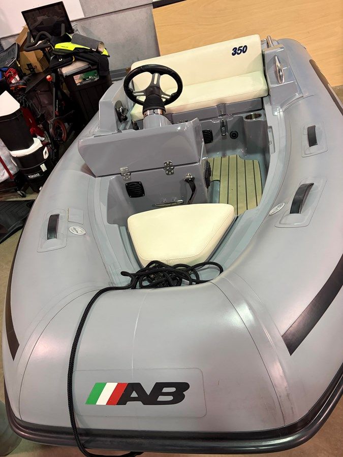 Buy a yacht ABJET 350