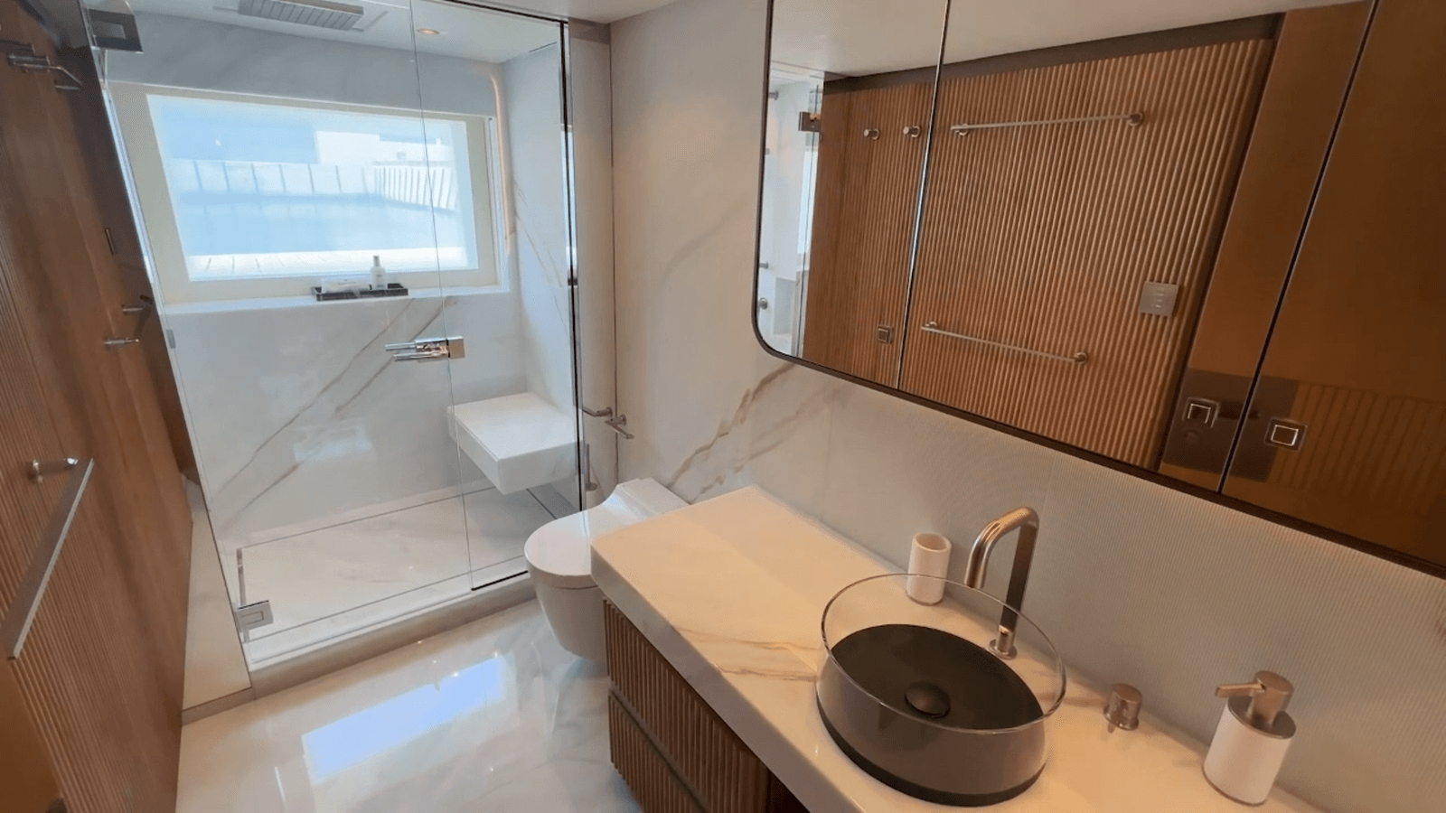 Buy a yacht MAJESTY 145