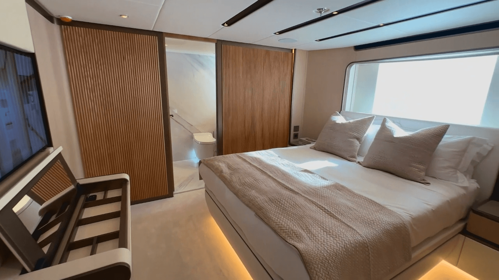 Buy a MAJESTY 145 - Majesty Yachts at Shestakov Yacht Sales