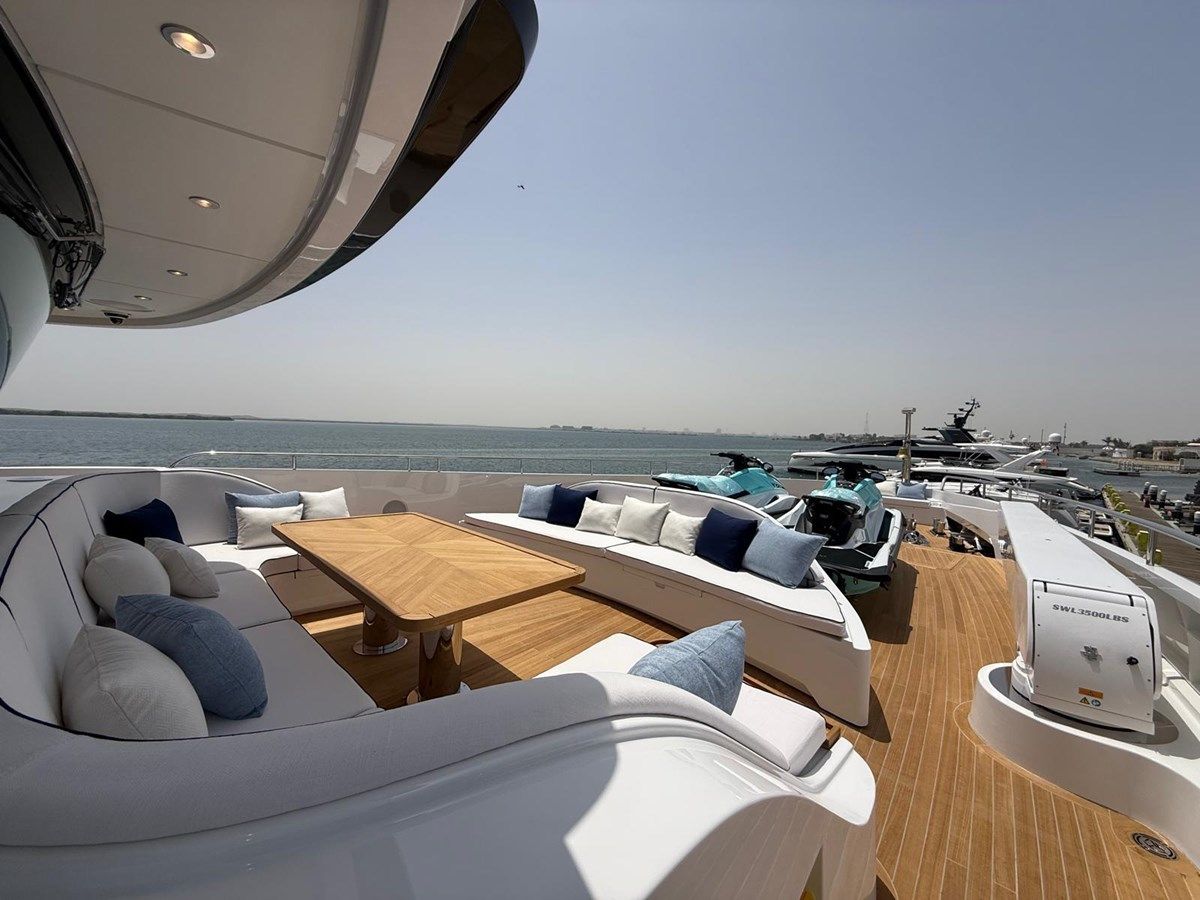 the best price on MAJESTY 145 - Majesty Yachts