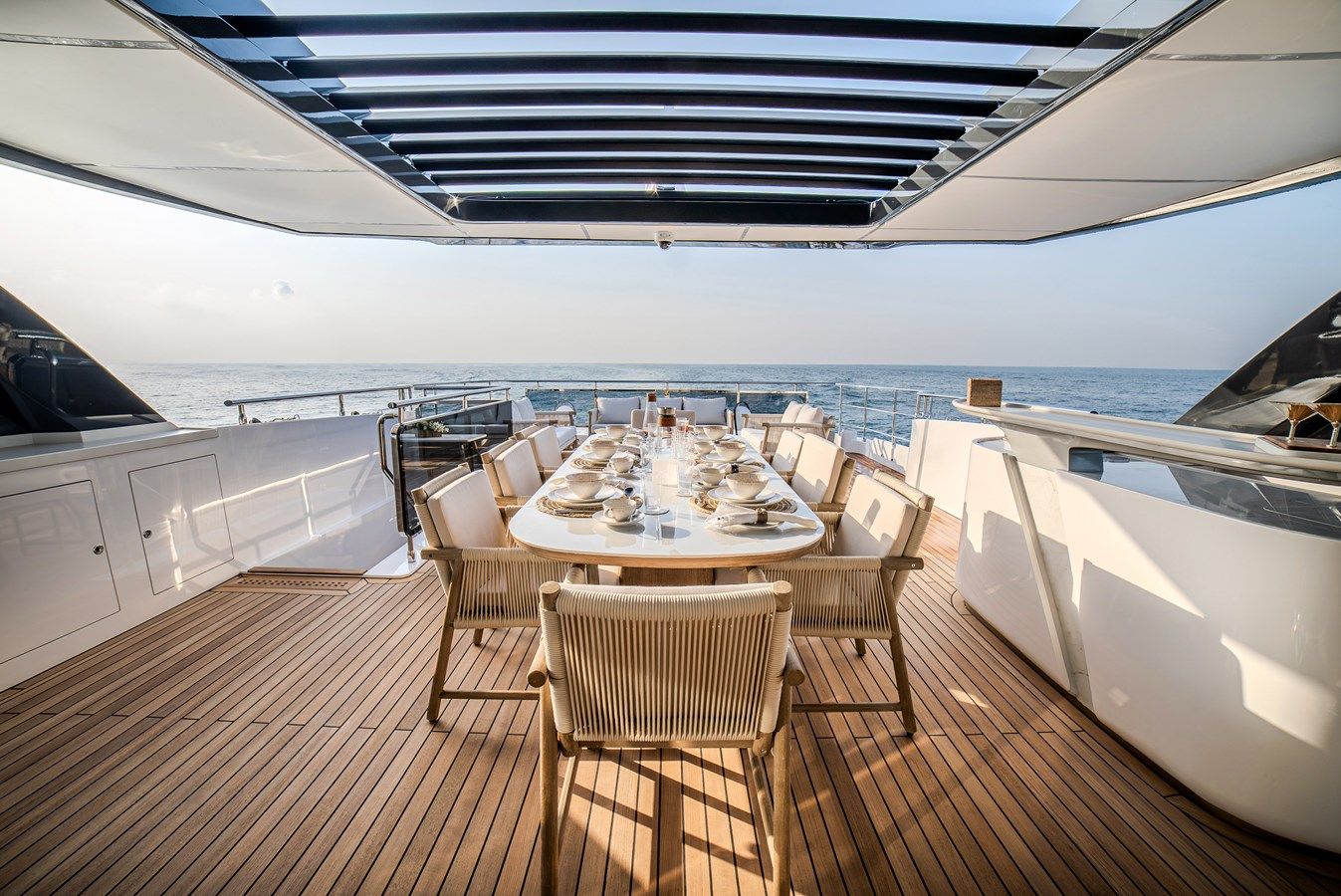 MAJESTY 100 TERRACE - Majesty Yachts