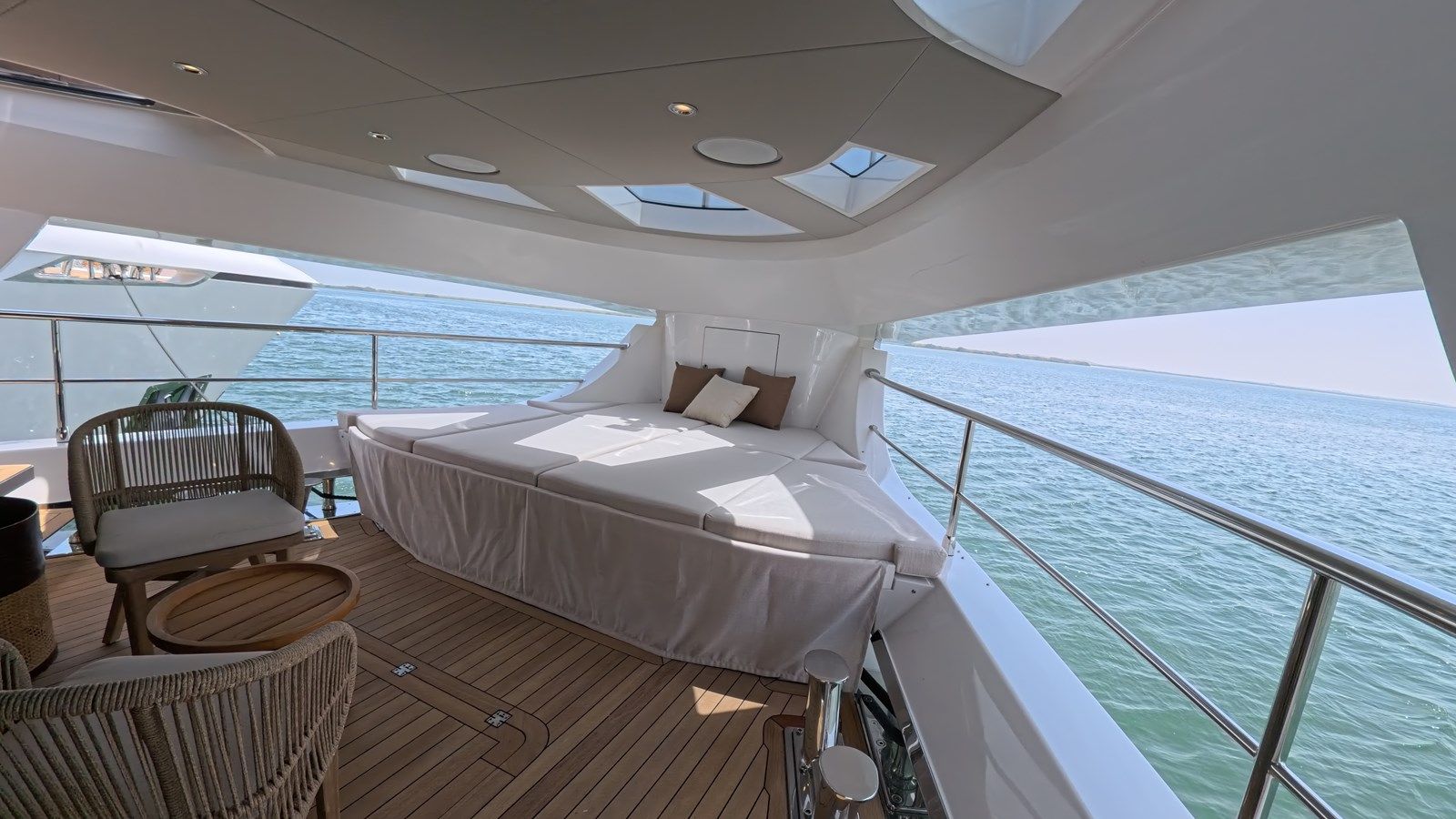 the best price on MAJESTY 100 TERRACE - Majesty Yachts