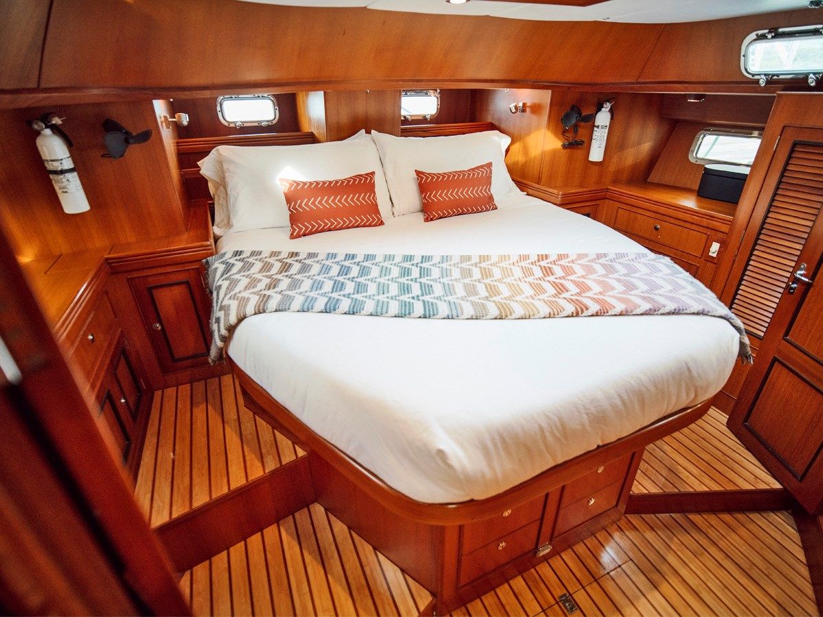 Buy a FREE RANGE - HYLAS at Shestakov Yacht Sales