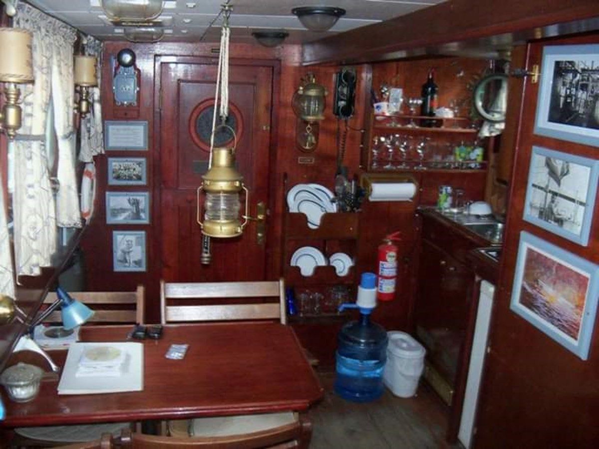 Buy a yacht Classic Military Motor Yacht 1990