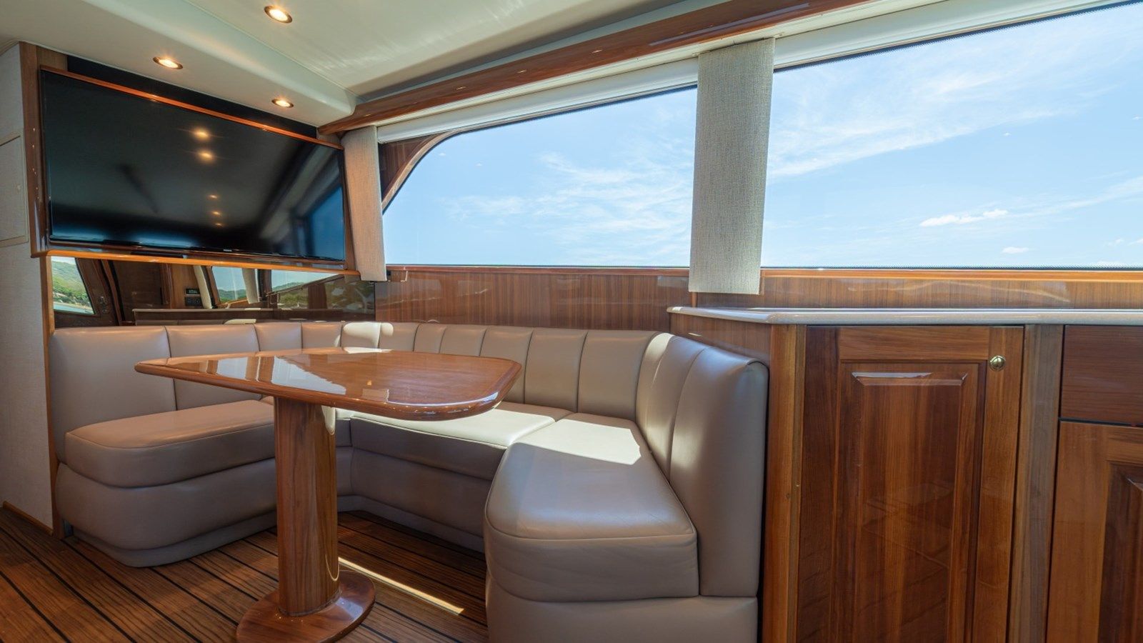 best yacht sales deals HONEY GIRL 61
