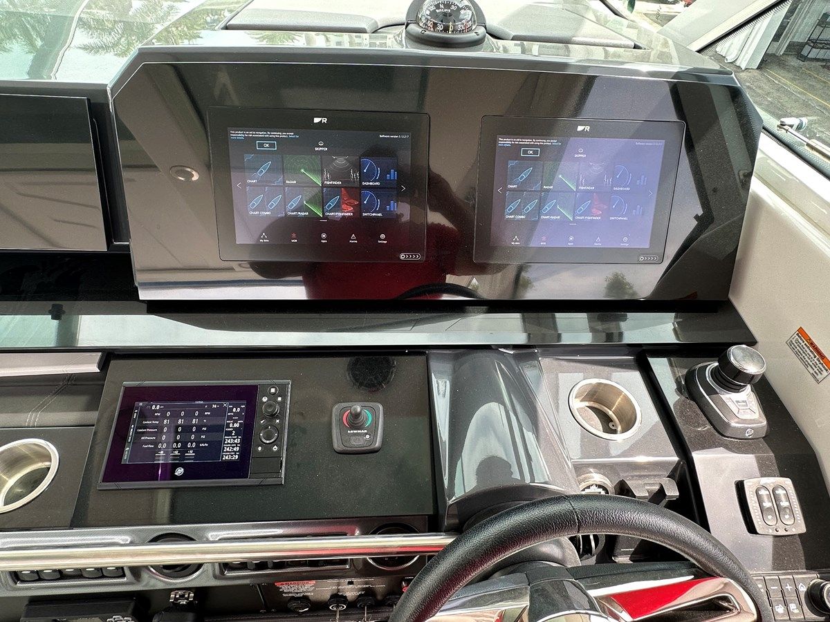 Formula 380 SSC OB - Formula Boats yacht sale