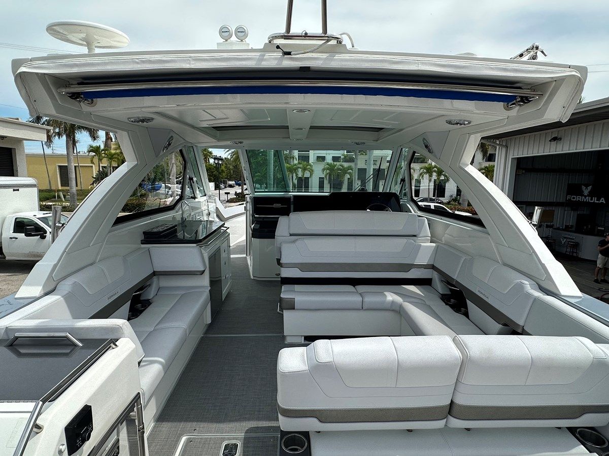 the best price on Formula 380 SSC OB 40