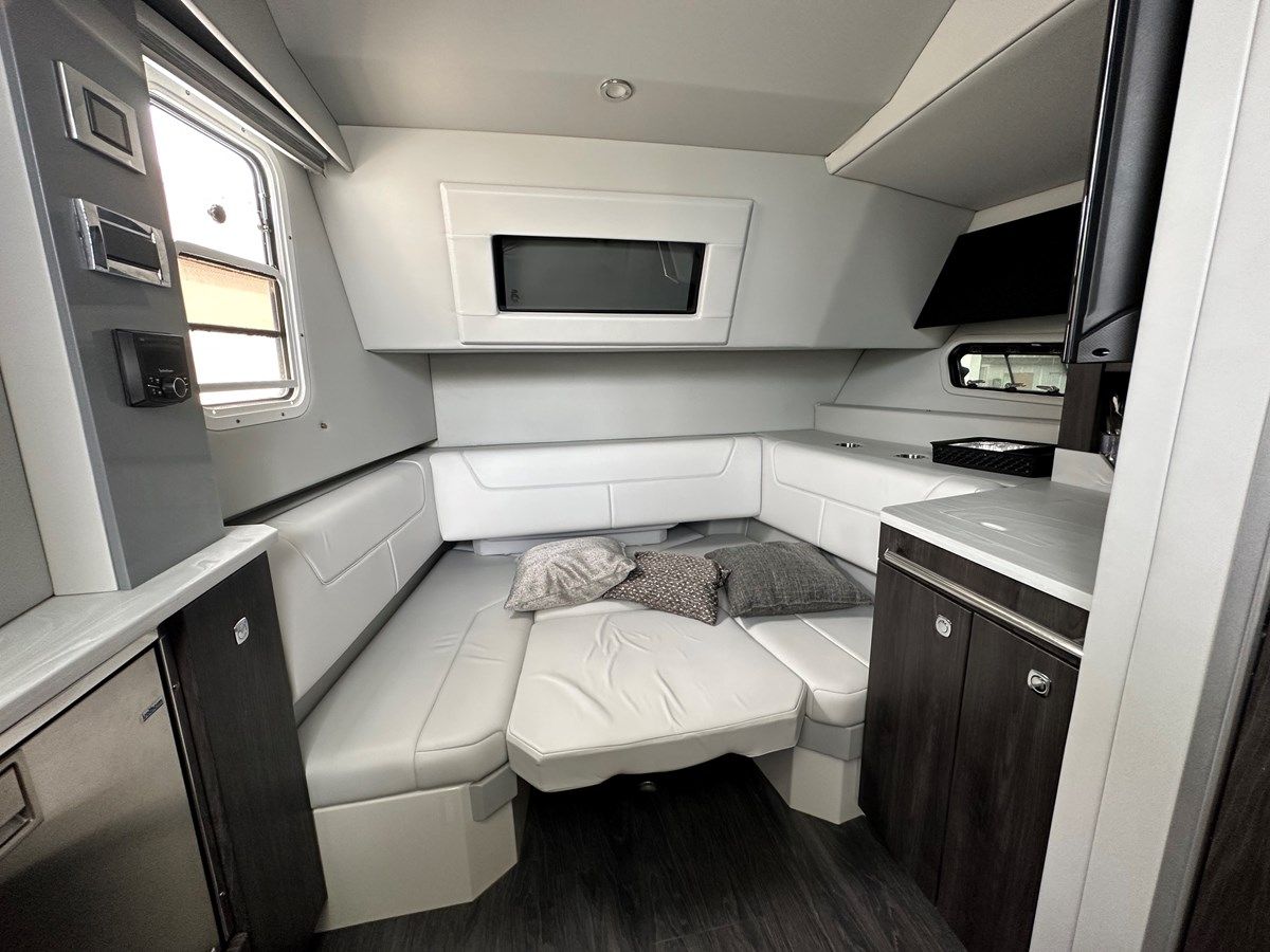 best yacht sales deals Formula 380 SSC OB 40