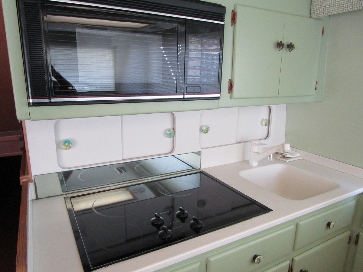 Buy a yacht THIS OLD HATT 53 Convertible