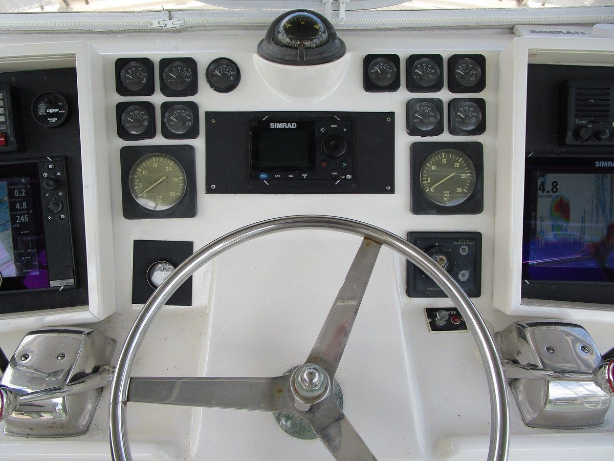 the best price on THIS OLD HATT - Hatteras