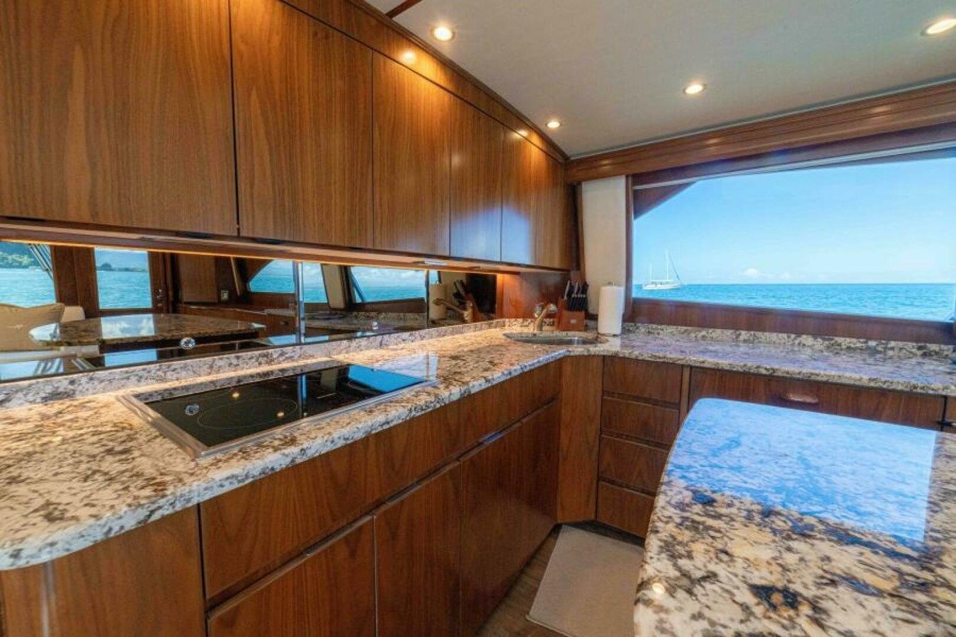 Buy a yacht OFFENSIVE 62 CONVERTIBLE
