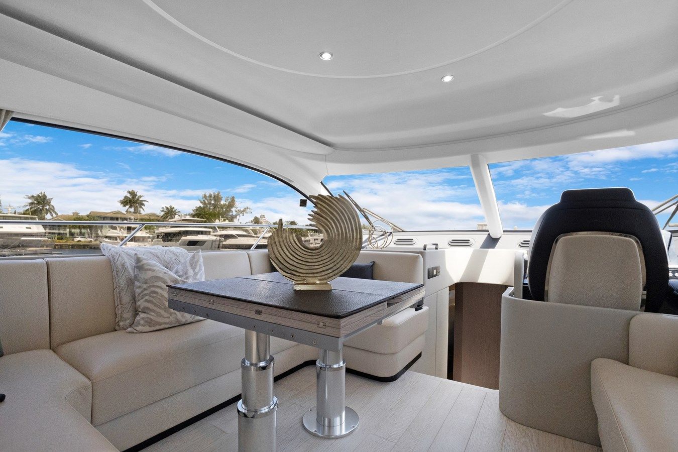 Buy a yacht GUYAL - Azimut Yachts
