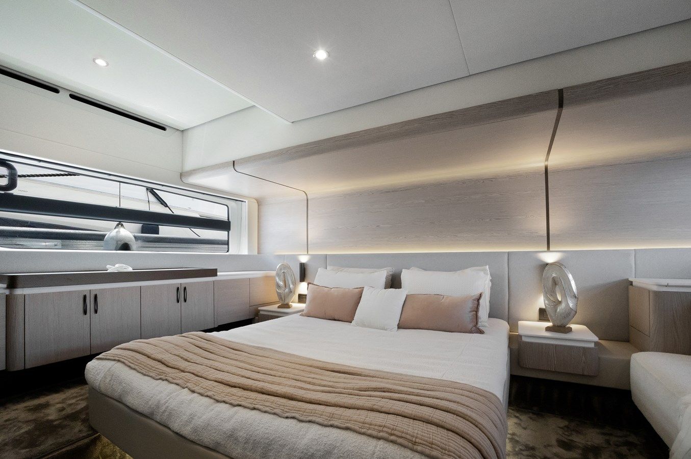 Buy a GUYAL - Azimut Yachts at Shestakov Yacht Sales