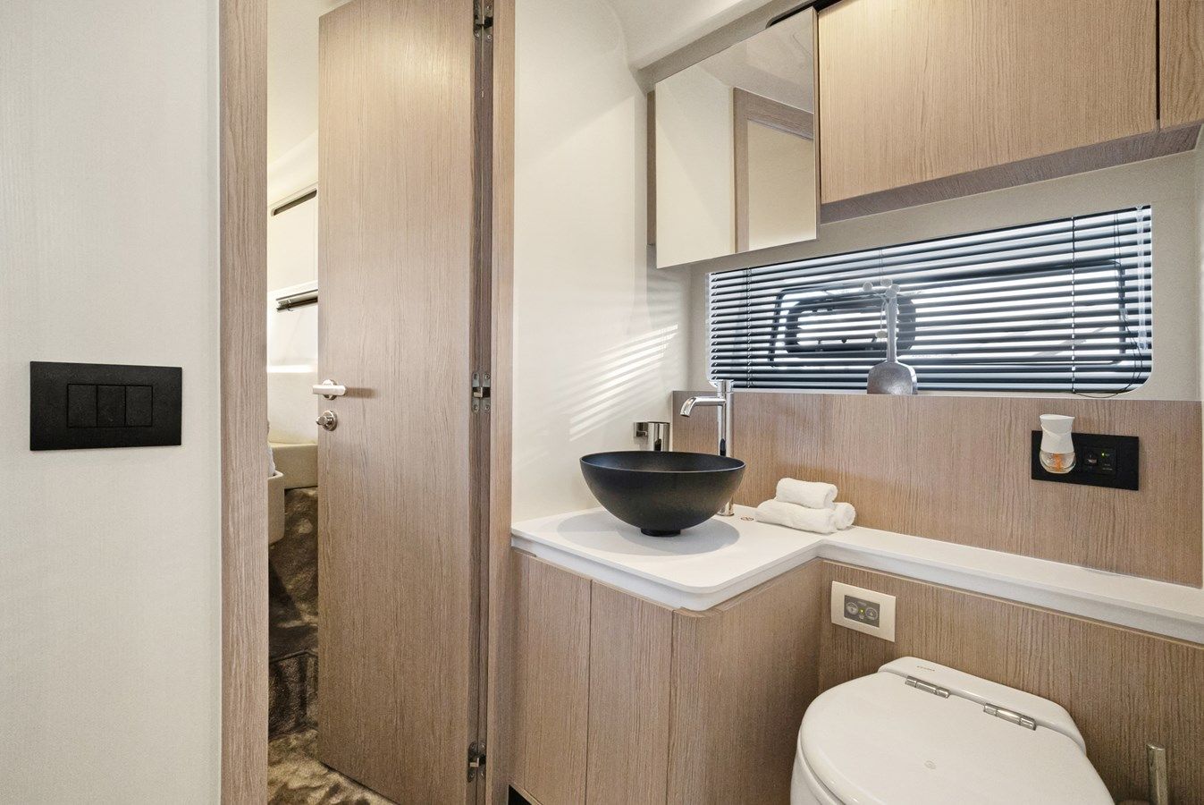 the best price on GUYAL - Azimut Yachts
