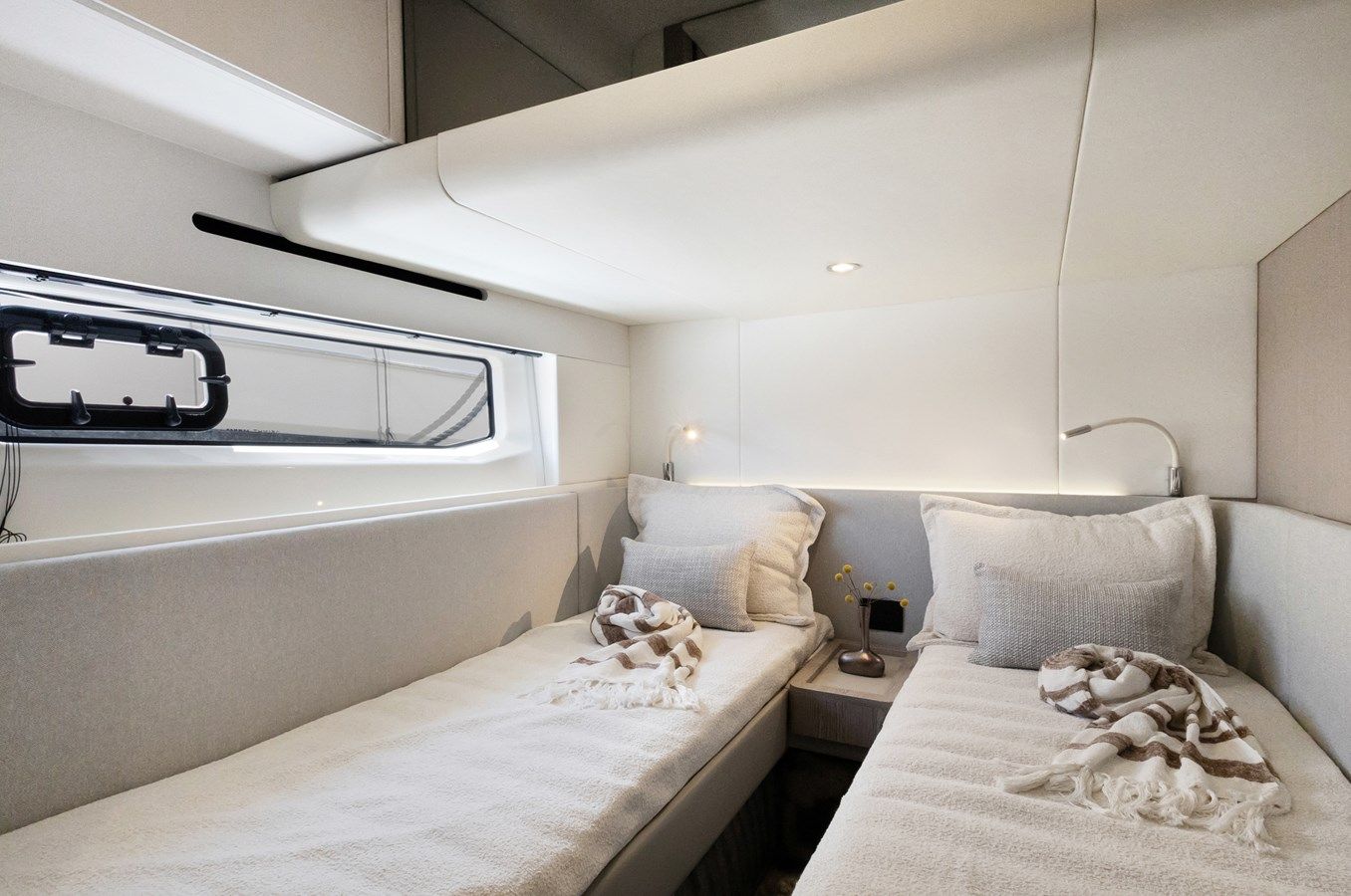 GUYAL 53 Fly yacht sale