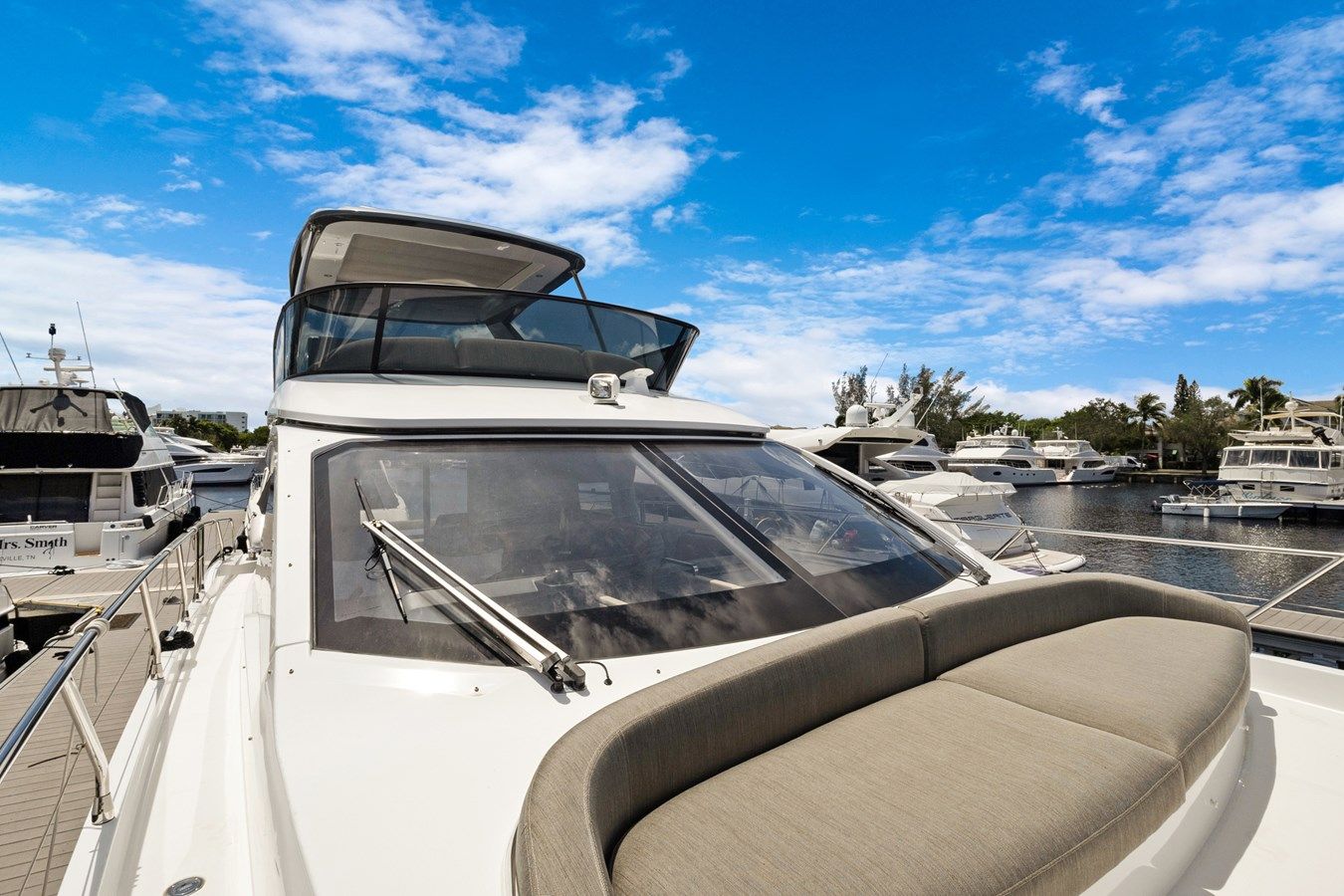 Buy a GUYAL 53 Fly at Shestakov Yacht Sales