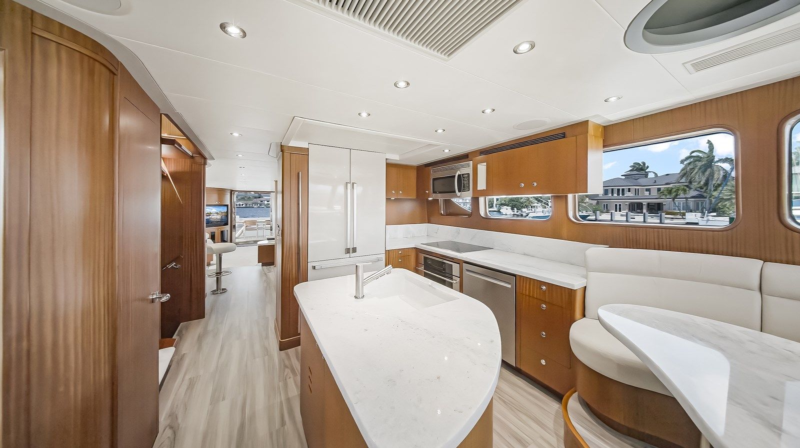 Buy a yacht BRAVO