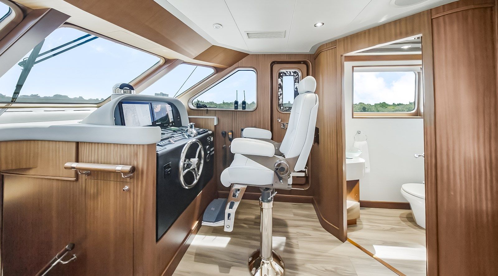 BRAVO 2009 yacht sale