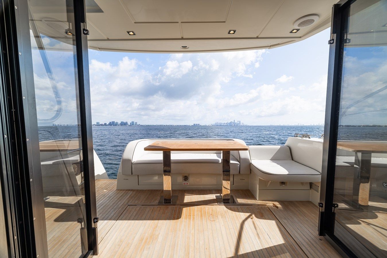 Buy a yacht NA - Beneteau