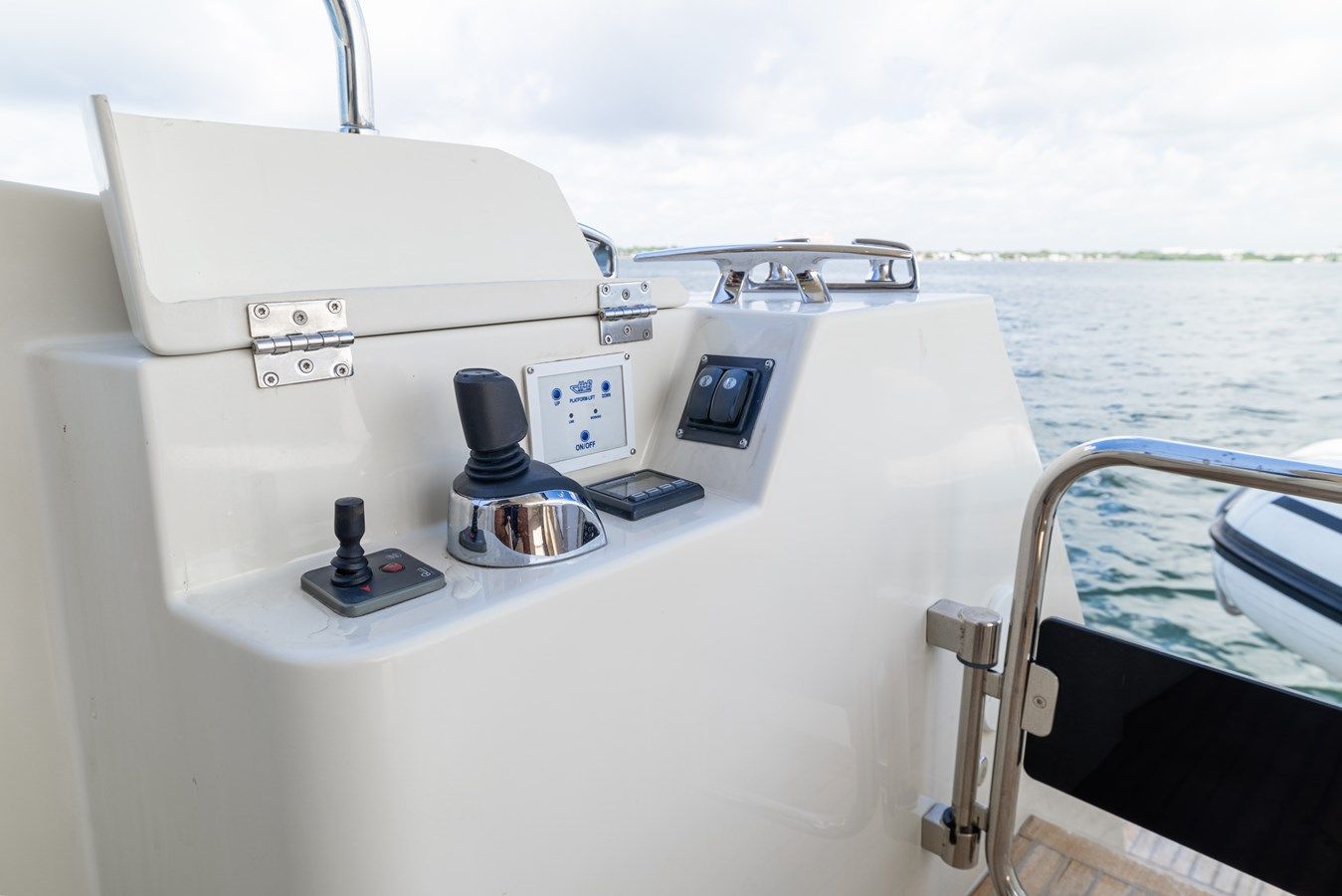 Buy a yacht NA