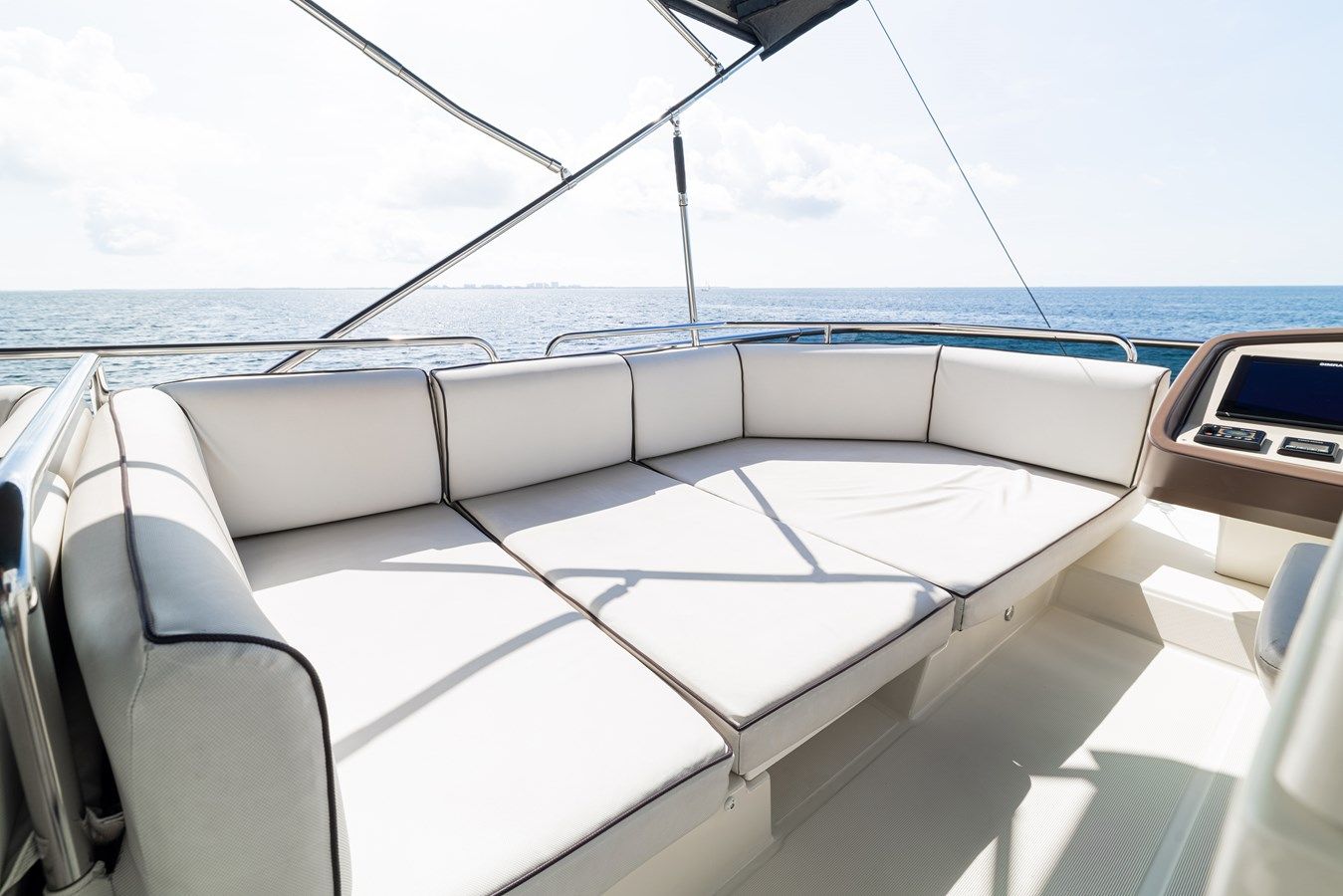Buy a yacht NA 2017