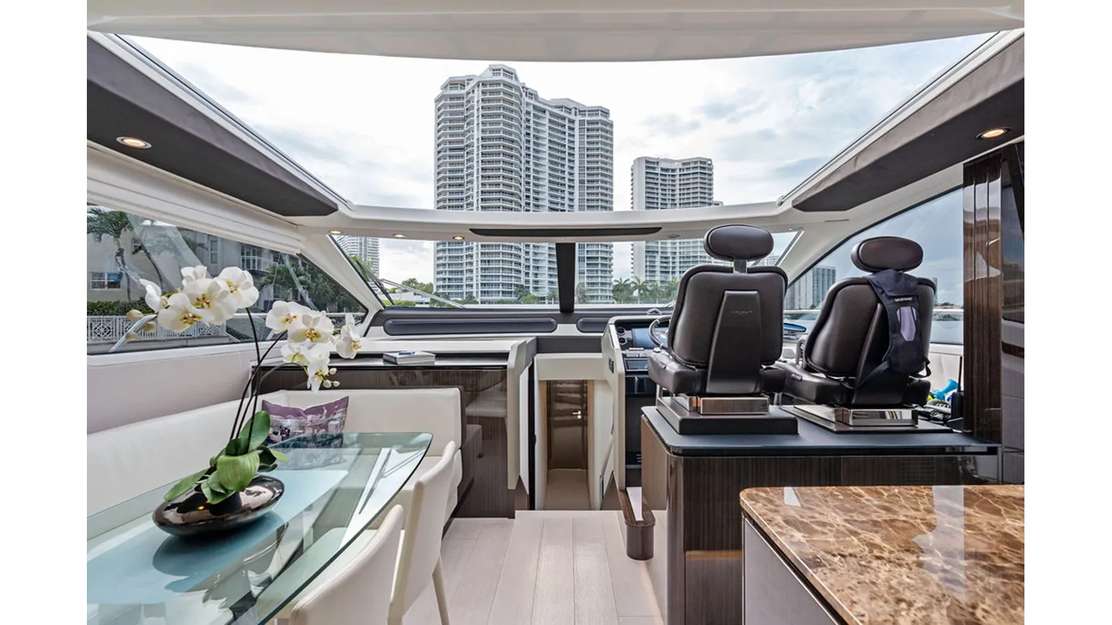 Стоимость яхты VILLAGGIO - Azimut Yachts