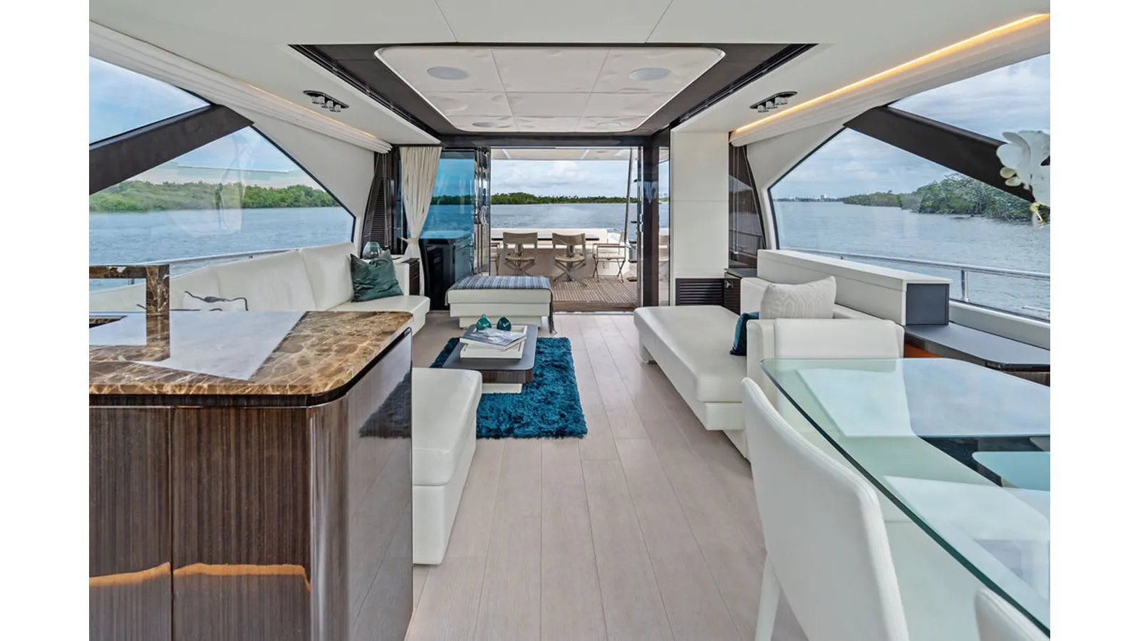 Купить яхту VILLAGGIO - Azimut Yachts в Shestakov Yacht Sales