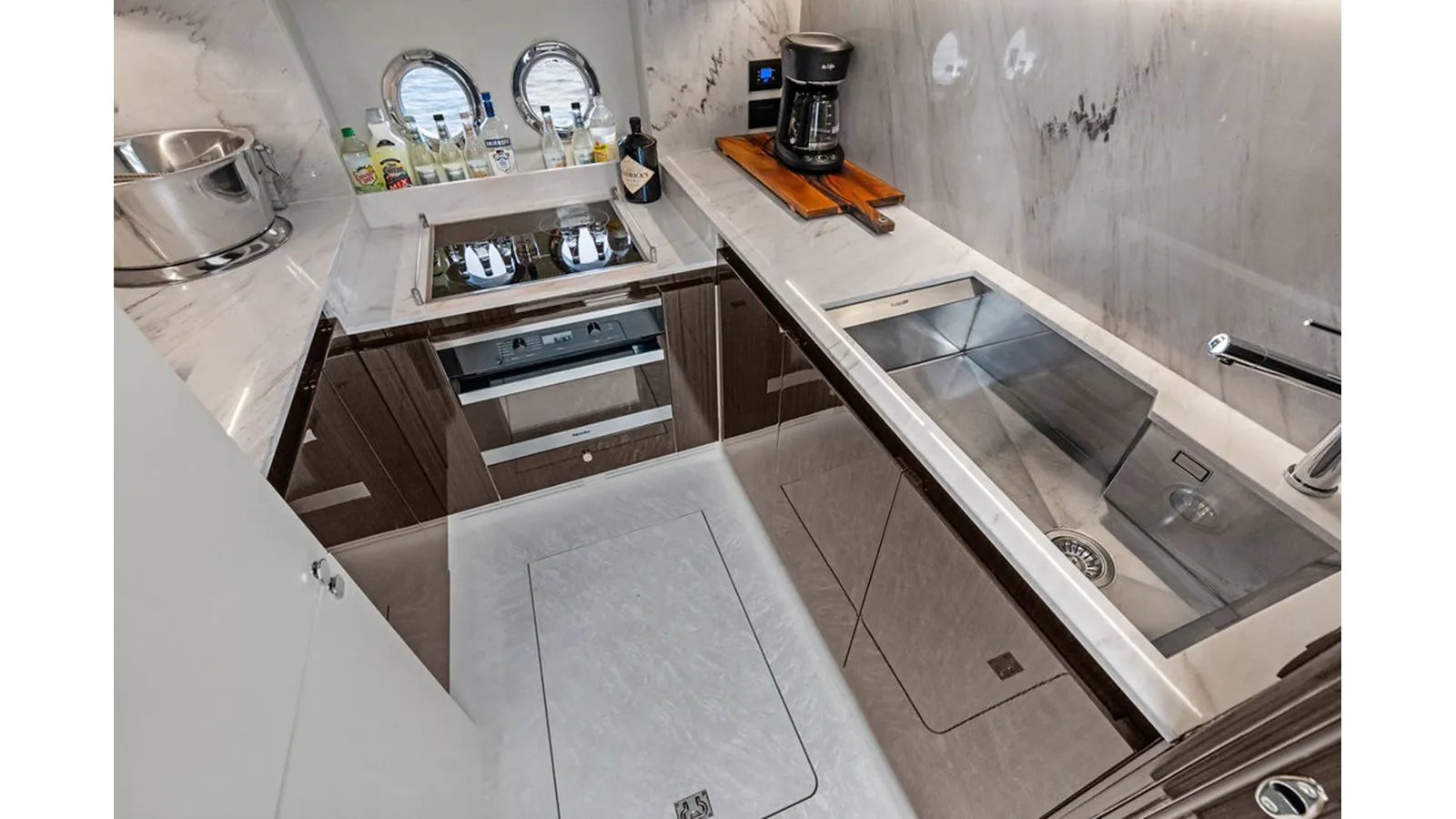 Продажа яхты VILLAGGIO 77
