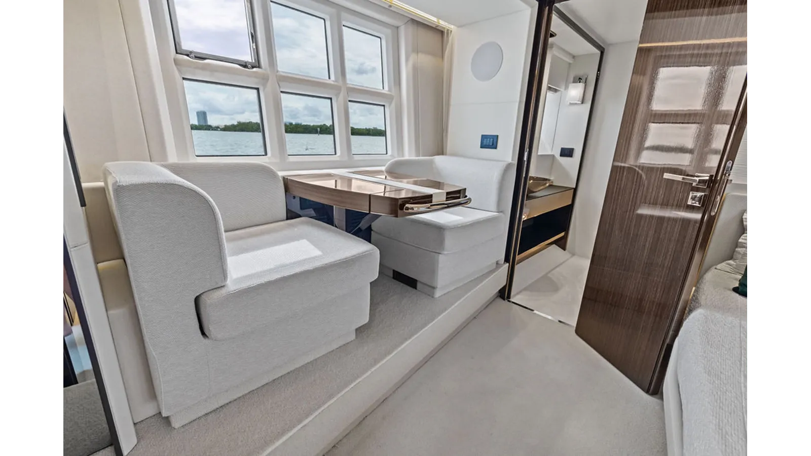 Лучшая цена на VILLAGGIO - Azimut Yachts