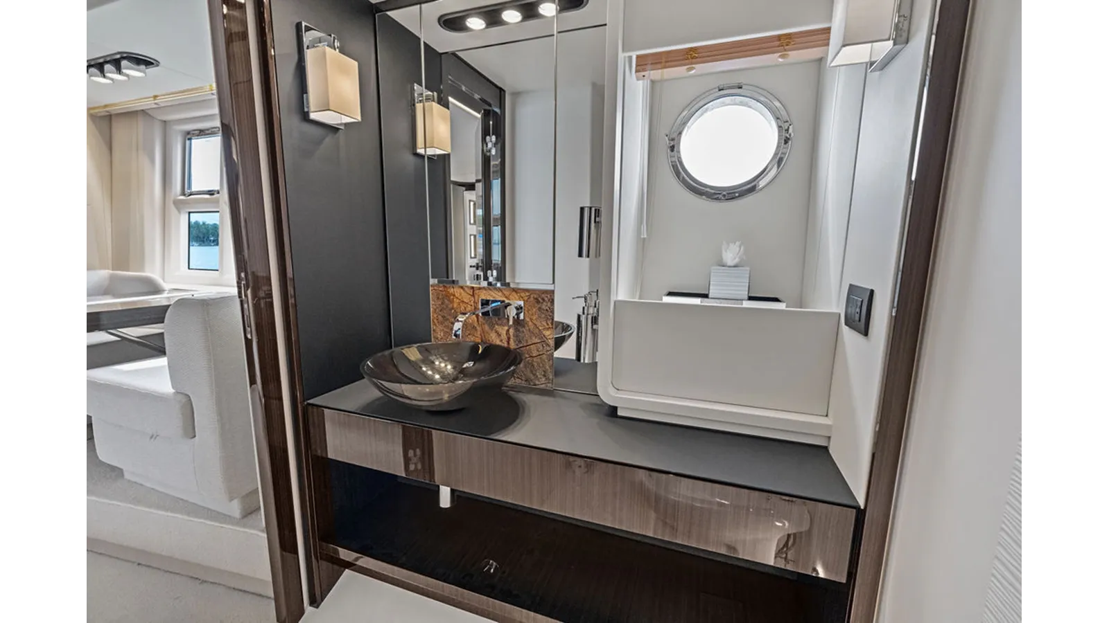 Купить яхту VILLAGGIO - Azimut Yachts в Shestakov Yacht Sales