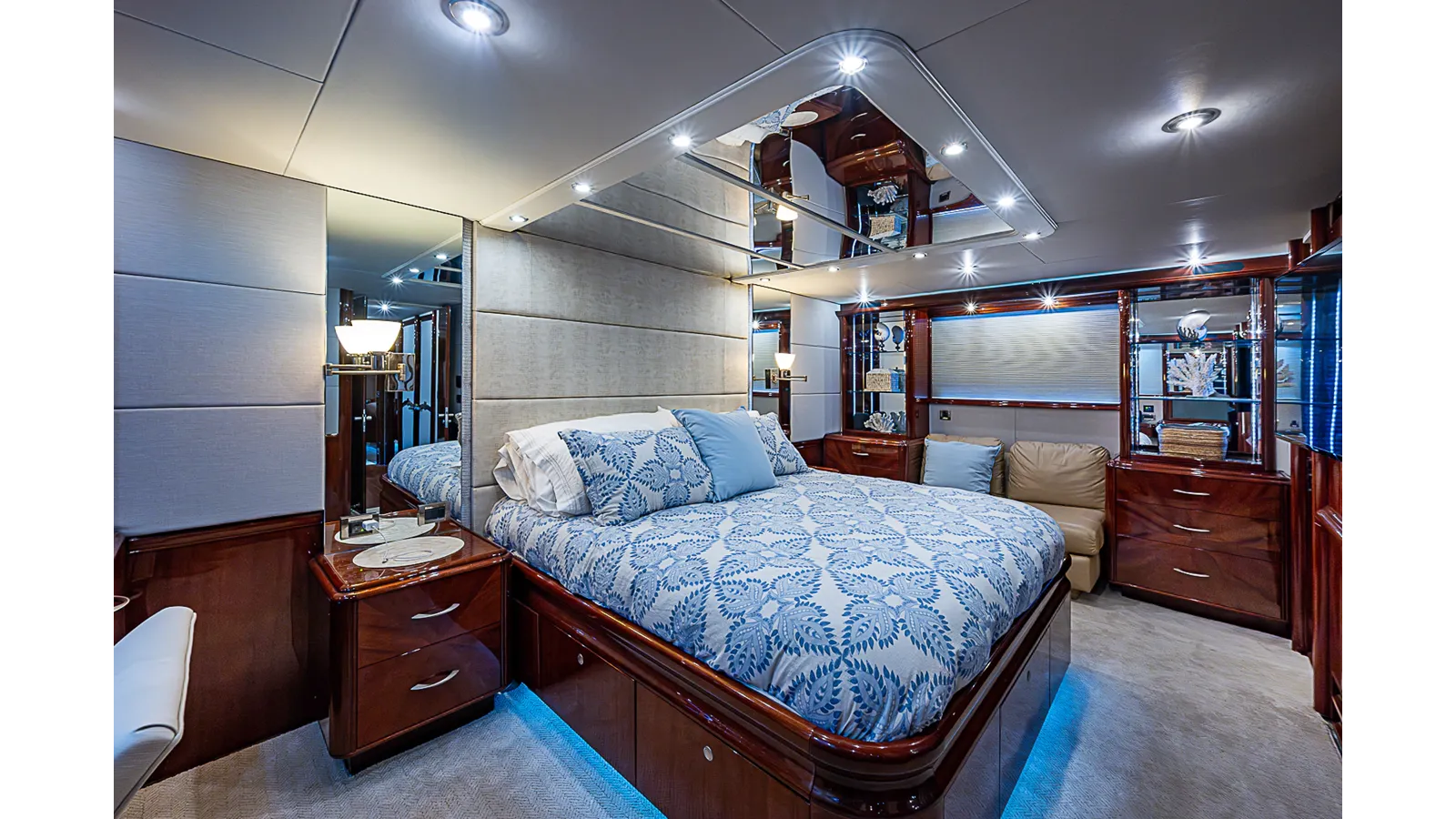Купить яхту HELIOS в Shestakov Yacht Sales