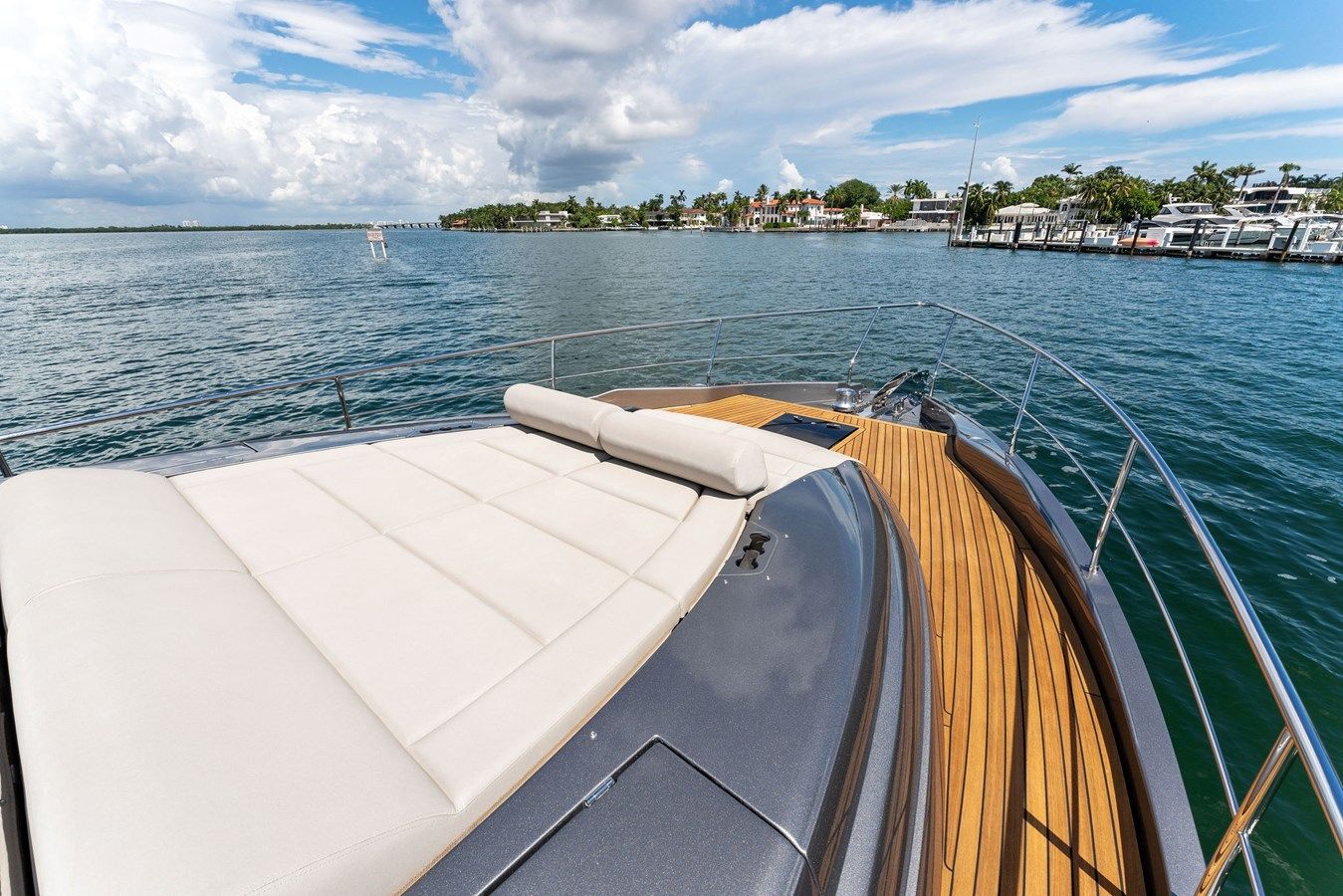 Купить яхту QUANTUM - PERSHING в Shestakov Yacht Sales