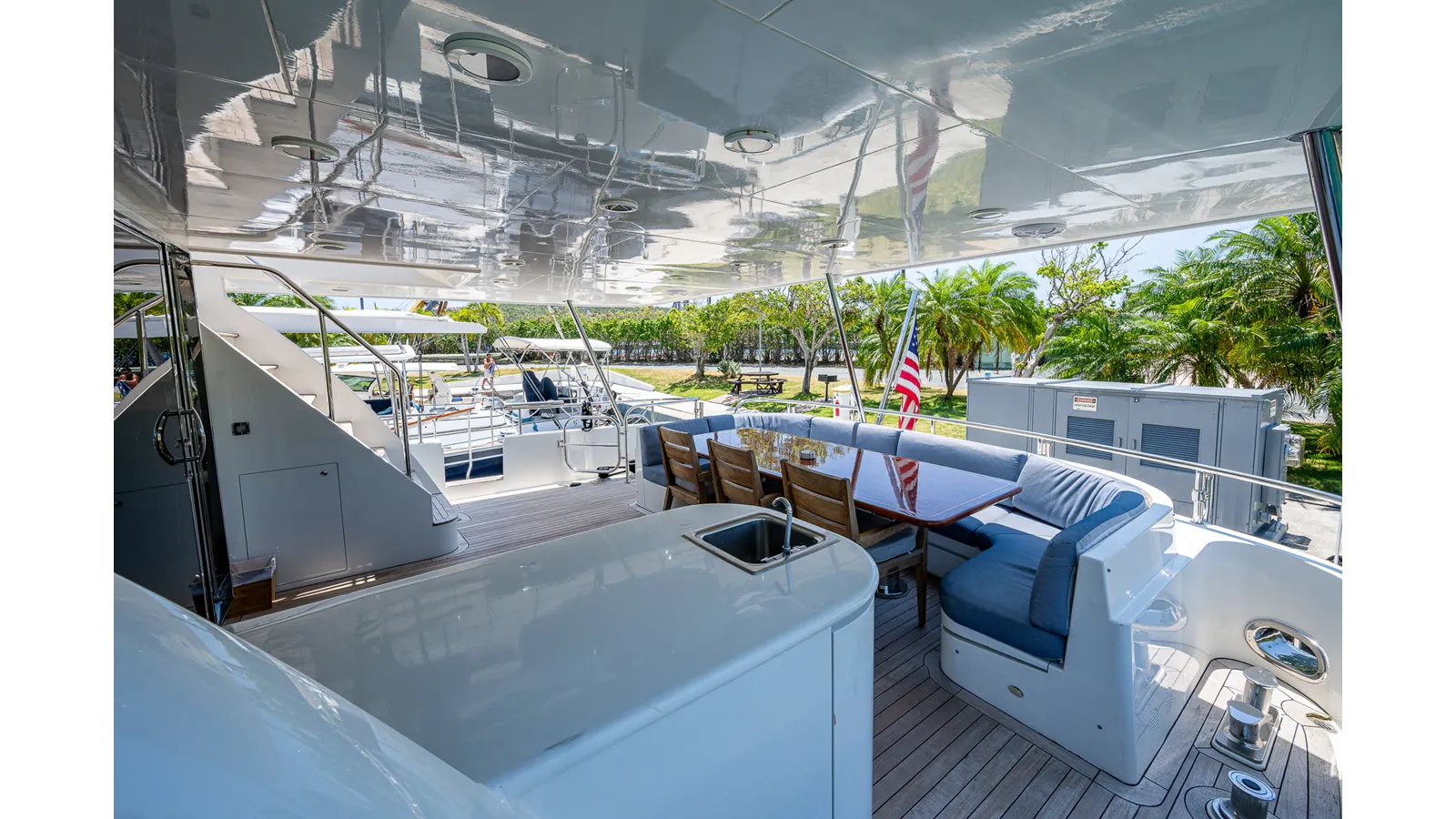 Купить яхту LADY LORRAINE 2007 в Shestakov Yacht Sales