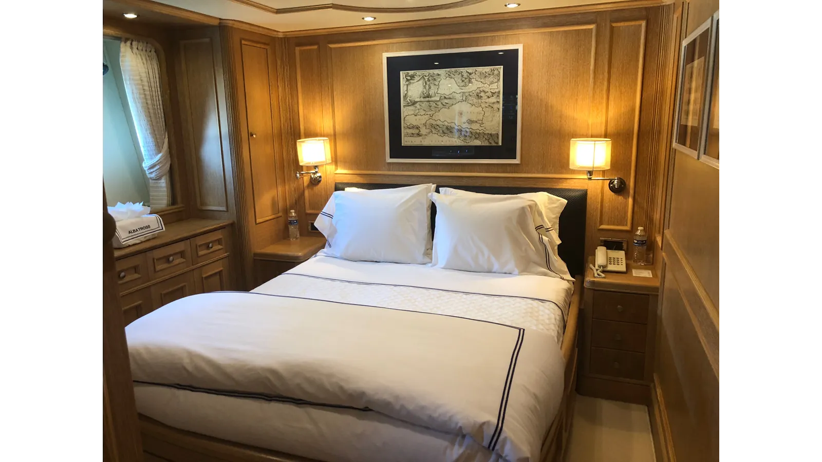 Купить яхту ALBATROSS Cockpit в Shestakov Yacht Sales
