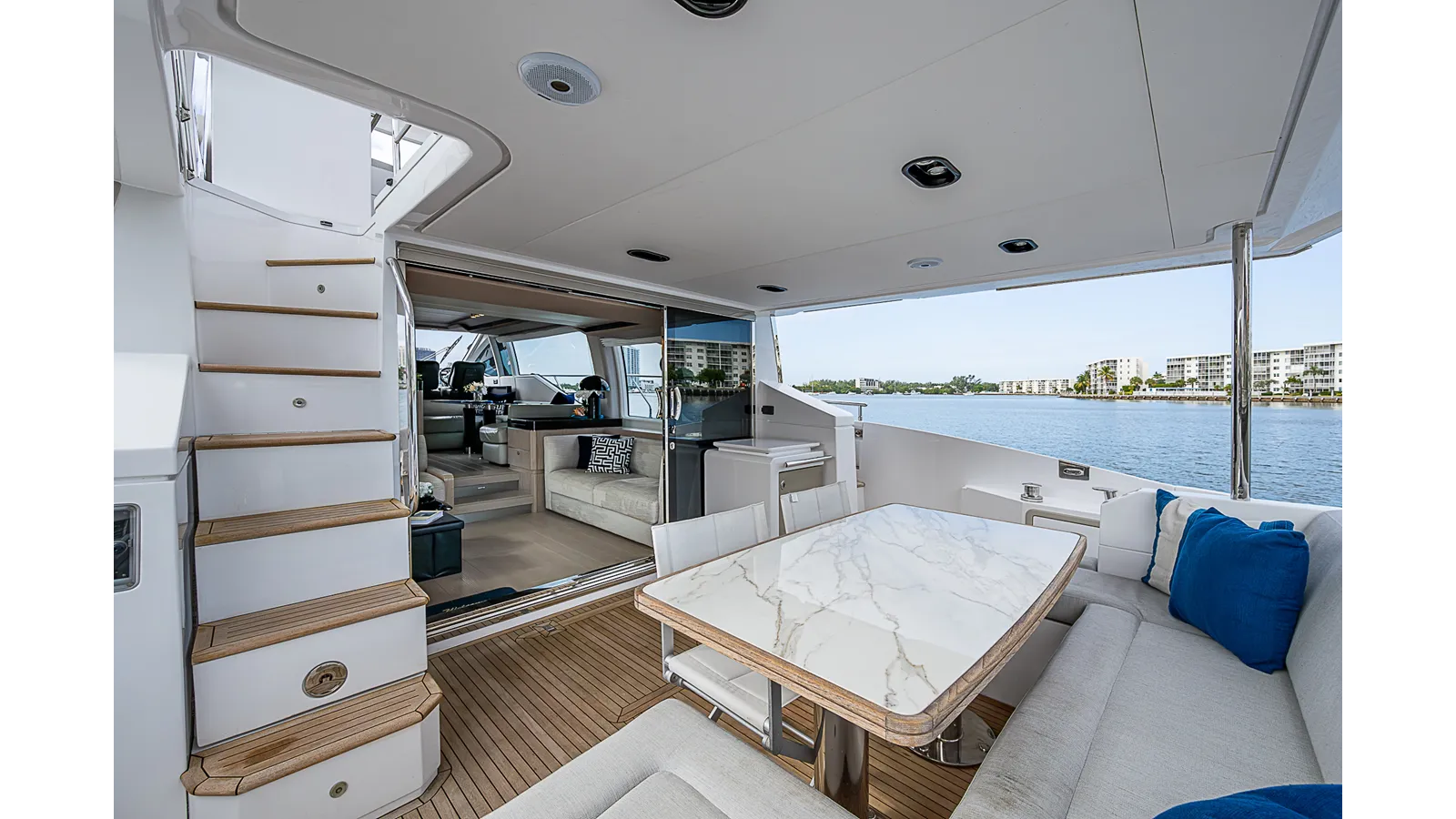 Продажа яхты LIQUID ASSET - Azimut Yachts
