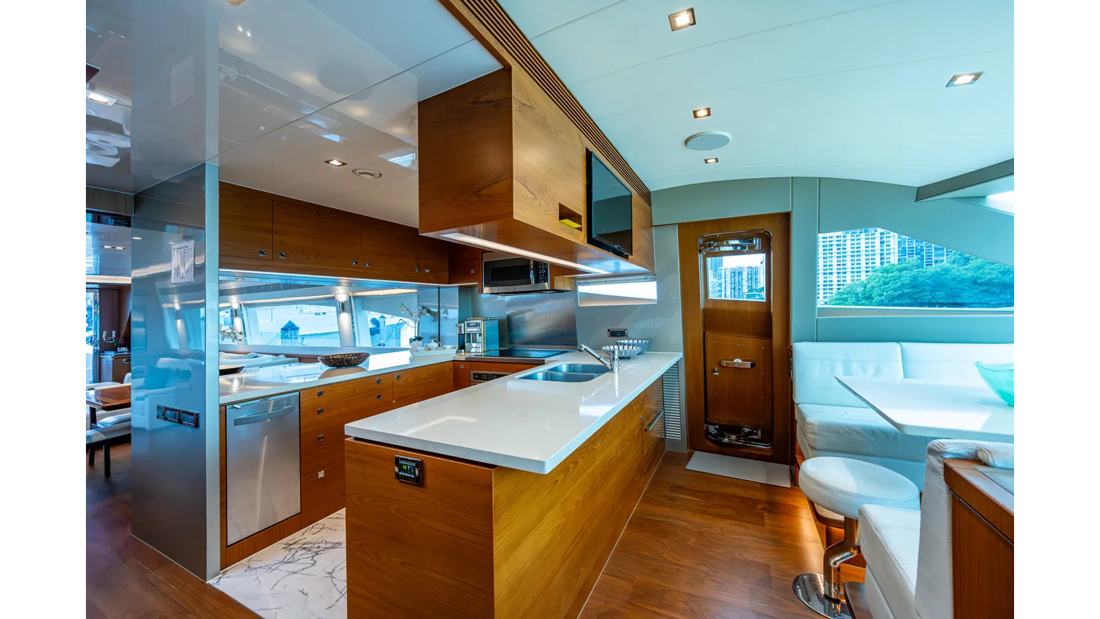 the best price on SATORI - Horizon Yachts