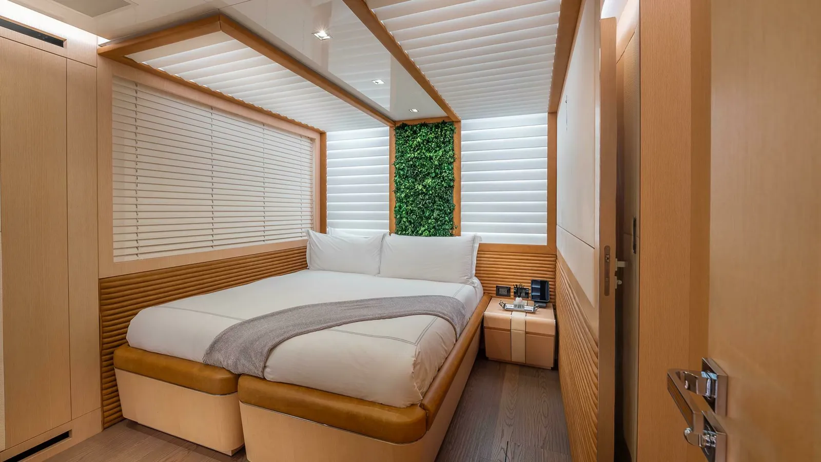 best yacht sales deals NEVERLAND - Mangusta