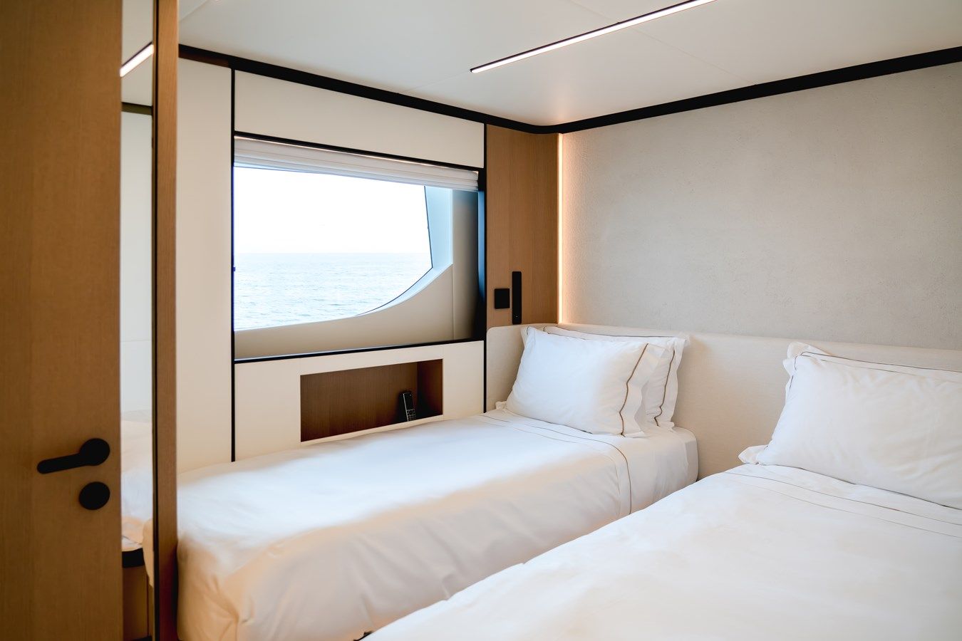 best yacht sales deals MAJESTY 112